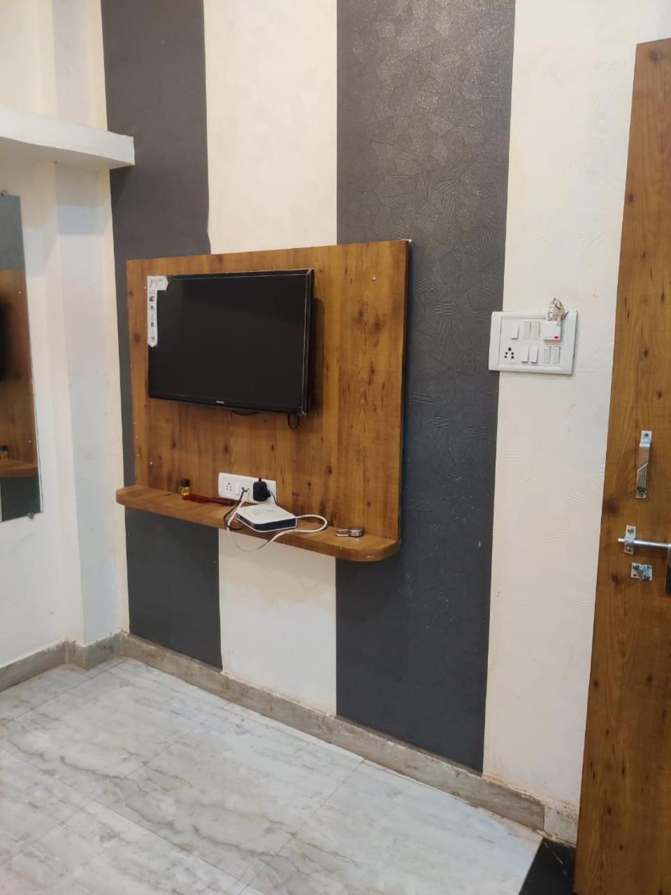 Hotel Amritam Inn ウッジャイン エクステリア 写真