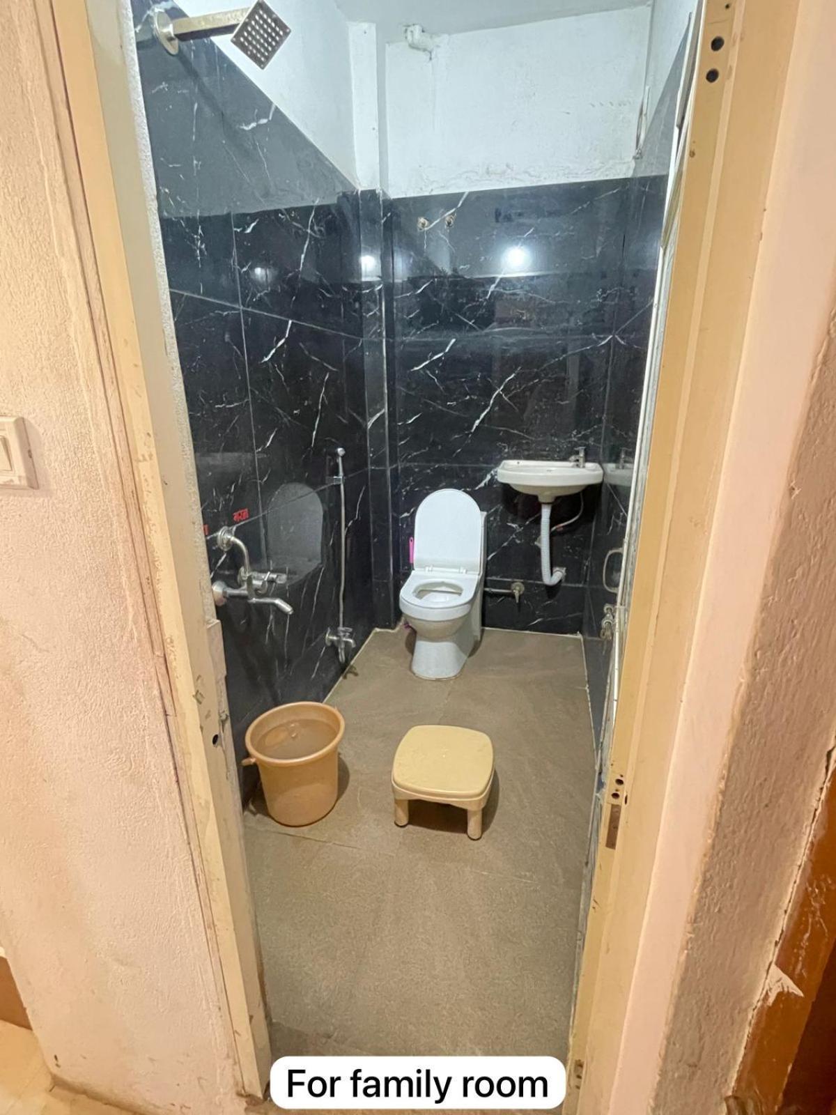 Hotel Amritam Inn ウッジャイン エクステリア 写真
