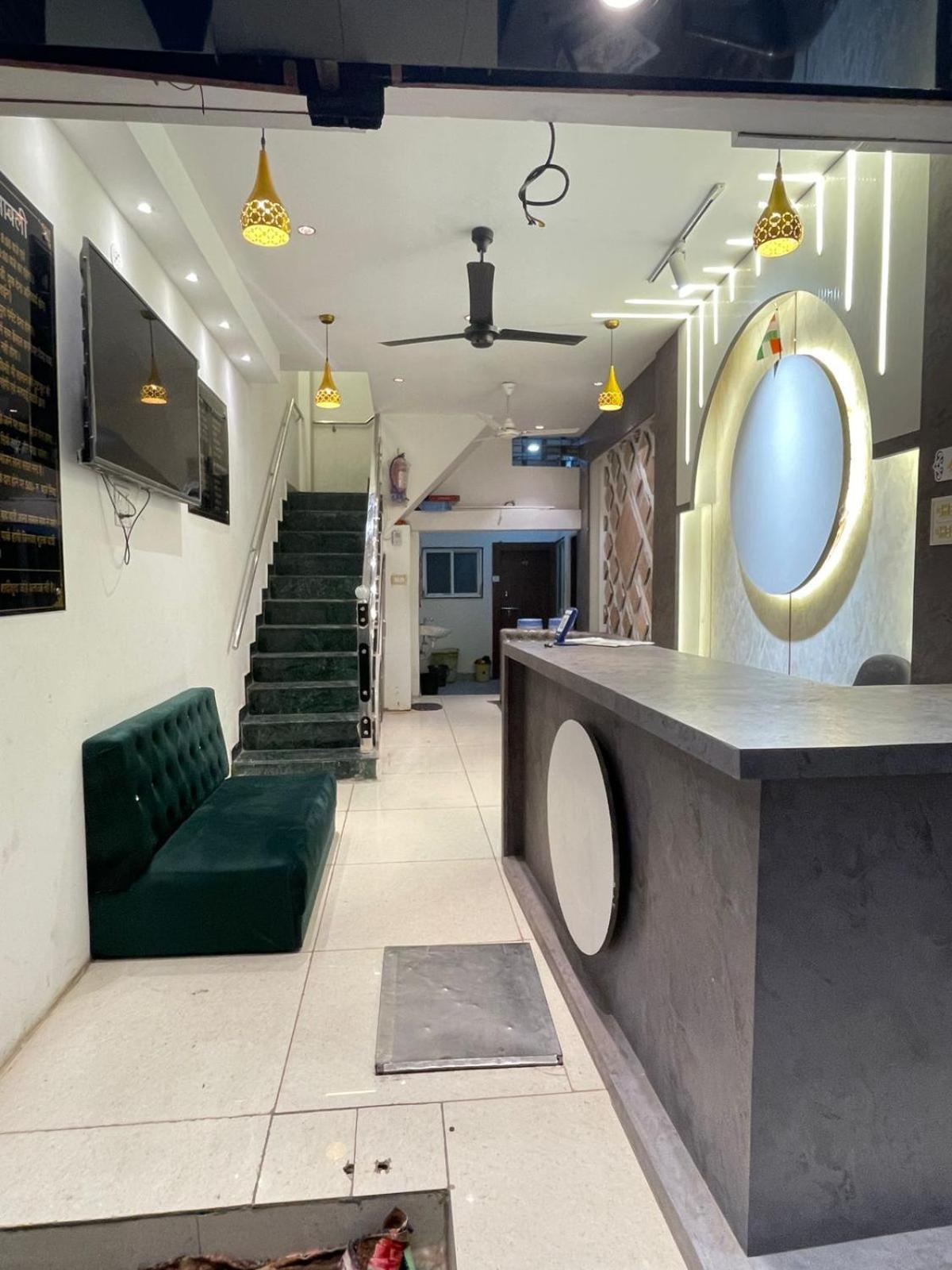 Hotel Amritam Inn ウッジャイン エクステリア 写真